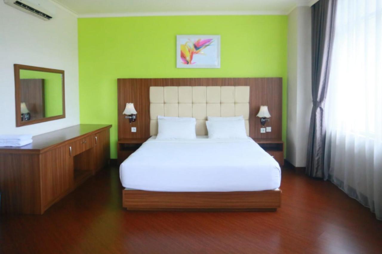 Utc Dago Hotel Бандунг Экстерьер фото
